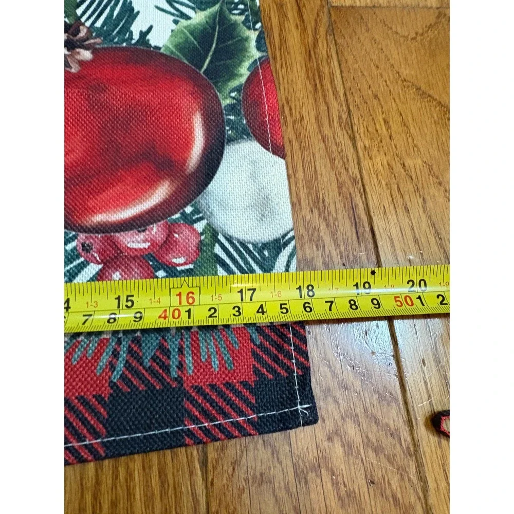 NWOT‎ Christmas Placemats Set of 4 Holiday Ornaments Red Black Buffalo Plaid
